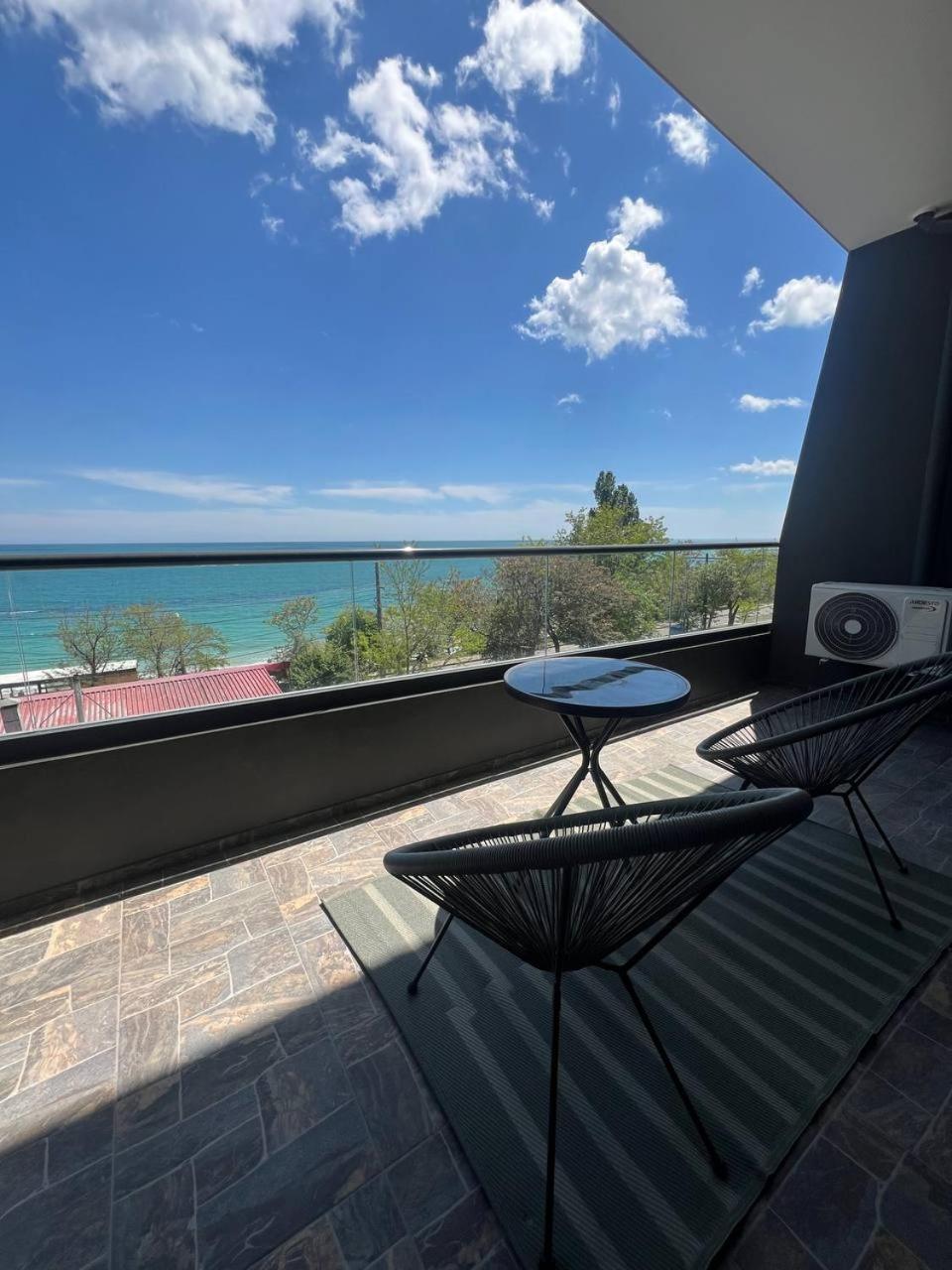 Magnit Apartments У Самого Моря Odessa Esterno foto